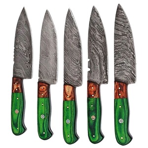 Couteau de cuisine et couteau d'extérieur faits à la main en acier Damas avec manche en bois - Product Image 1