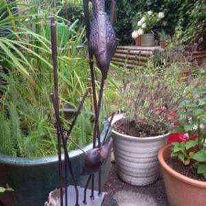 งานฝีมือ รูปปั้นนกเหล็กหล่อบนต้นกก ของตกแต่งสวนและบ้านไร่ - Product Image 3