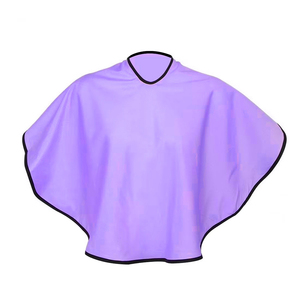 Capa Profesional de Peluquería, Color Morado con Ribete Negro, Poliéster Resistente al Agua, para Barbería, Salón de Belleza, Corte de Cabello, Coloración y Peinado - Product Image 4