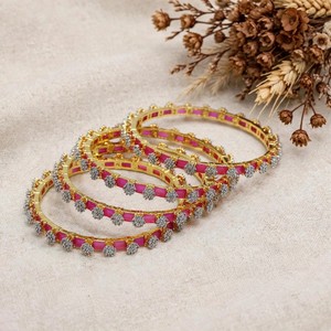 Elegante Juego de Brazaletes de Diseño con Incrustaciones de Circonitas en Rosa y Verde Dorado para Mujer, Joyería Tradicional India para Novias y Festividades - Product Image 1