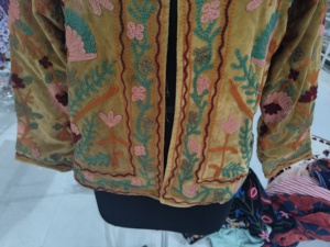 เสื้อแจ็คเก็ตกำมะหยี่ปักลายสีเหลือง เสื้อโค้ทผ้าฝ้ายทอมือ ซับในผ้าลินินลายทางสไตล์โบโฮ เสื้อโค้ทฤดูหนาวสำหรับผู้หญิง - Product Image 5