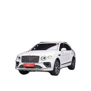Bentley Bentayga 4.0 V8 modèle août 2021 avec 40 465 km, boîte automatique, sièges en cuir, caméra de recul - Product Image 1