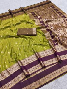 Sari Tradicional Indio de Seda Banarasi con Trabajo de Tejido Zari para Bodas y Eventos Festivos, Atuendo para Mujer - Product Image 6
