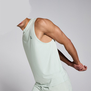 เสื้อกล้ามออกกำลังกายผู้ชายทรงเข้ารูป ผ้าสแปนเด็กซ์/คอตตอน แห้งเร็ว ลายการ์ตูน ย้อมสีแบบไทได พร้อมป้ายติดไหล่และลายปัก - Product Image 2