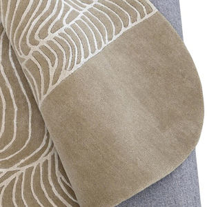 Tapis d'intérieur en laine et soie tufté à la main, forme irrégulière beige abstraite ondulée, tapis design pour salon, décoration intérieure - Product Image 3