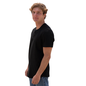 Camiseta Henley de Manga Corta para Hombre, Negra, 100% Algodón Orgánico de Lujo, Dobladillo Curvo, Preencogida, Certificada GOTS, Ajuste Premium y Transpirable - Product Image 6