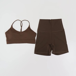 Ensemble de sport deux pièces confortable pour femme Crown Gate International Summer 2Pcs, dos croisé, pour yoga et fitness, avec soutien-gorge intégré - Product Image 2