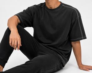 Camiseta Casual Negra Oversize de Cuello Redondo y Manga Corta para Hombre, con Estampado y Logotipo Frontal Personalizado, Tejido de 220g, MOQ Bajo - Product Image 6