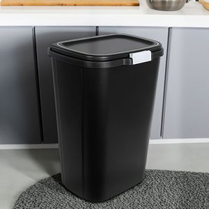 Set di 2 Pattumiere in Plastica da 13 Galloni con Coperchio Touch Top e Sistema Anti-Odore, Bidone per Rifiuti da Cucina Nero - Product Image 2