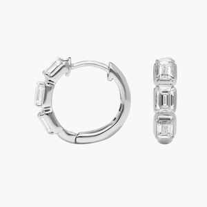 ต่างหูห่วงแบบสามเม็ดประดับเพชรทรงเหลี่ยมมรกต 14K 18K 22K ทองคำขาว เพชรเลี้ยงในห้องปฏิบัติการ รับรองโดย IGI ระดับ VS1 ตัดแบบ Step Cut หรูหราสำหรับผู้หญิง - Product Image 3
