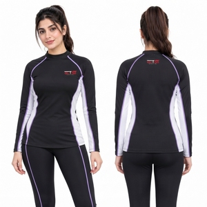 Manches longues à séchage rapide pour femmes, rashguard en tissu performant, coupe ajustée, flexibilité quadridirectionnelle - Product Image 6