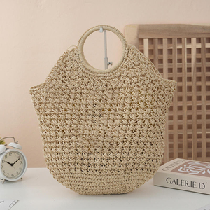 Bolso de paja artístico estilo francés de verano, bolso de mano casual para mujer estilo resort, con asa de anillo redondo, tejido calado, boca abierta y forma cuadrada - Product Image 3