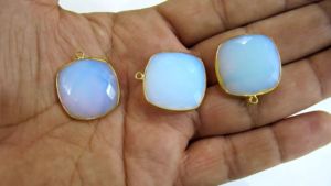 Opale blanche en quartz, taille 23 mm, forme coussin carrée, connecteur à boucle unique, choisissez la couleur de placage - Product Image 2