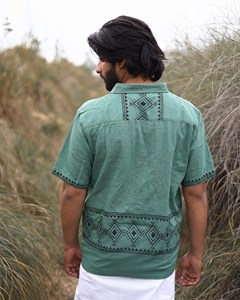 Camisa de Lino Hecha a Mano en Color Verde Salvia para Hombre, Manga Corta, Mezcla de Algodón y Lino, Transpirable, Informal de Verano, con Botones - Product Image 2