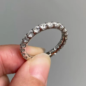 Anillo de Oro con Moissanita Redonda de 14K/18K, Banda de Eternidad para Mujer, Piedras Redondas de 2.5mm, Anillo de Boda de Eternidad Completa, Joyería de Lujo - Product Image 2