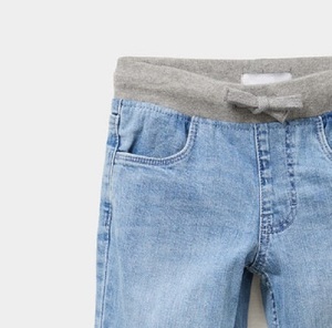 Jean en denim délavé bleu clair coupe droite tendance avec taille élastique, taille mi-haute, longueur complète, style décontracté pour garçons, fabriqué au Bangladesh - Product Image 4