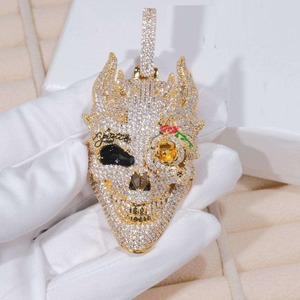 Collar con colgante de cara de diablo con incrustaciones de moissanita para hombre, con cadena de cuerda, joyería hip hop en tonos oro, plata y oro rosa. - Product Image 2