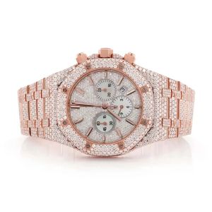 Reloj de pulsera cronógrafo de oro rosa con diamantes, caja y brazalete con bisel brillante, esfera marrón elegante y refinada. - Product Image 2