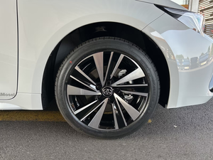 Toyota Corolla Touring Sports Hybrid Teamplayer, véhicule hybride à faible consommation de carburant, auto-chargeant, station-wagon familial, importé du Japon - Product Image 4