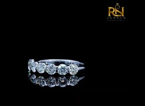 Anillo de Boda de Oro Sólido con Media Eternidad de 7 Diamantes Redondos Cultivados en Laboratorio, Joyería Apilable para Mujer, Venta al por Mayor OEM ODM - Product Image 4