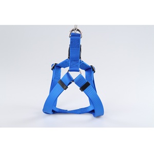 Harnais pour animaux de compagnie en nylon, confortable à porter, série basique unie, design couleur unie, sécurité, fabrication OEM/ODM au Vietnam, disponible en plusieurs couleurs. - Product Image 4