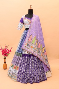 Conjunto de Lehenga Choli de Diseño Indio para Novia con Trabajo de Espejos, Ideal para Bodas y Fiestas, Precio de Venta para Exportación - Product Image 6