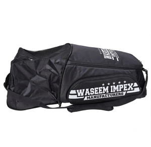 Bolsa de Gimnasio Waseem Impex SB-0006 Roja y Negra, Mochila Deportiva de 55 cm de Altura, Equipo de Entrenamiento - Product Image 2