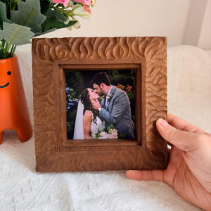 กรอบรูปไม้เนื้อแข็งทำมือสุดหรู ดีไซน์ธรรมชาติ สำหรับตั้งโชว์บนโต๊ะ เหมาะสำหรับบ้าน สำนักงาน ห้องนั่งเล่น สไตล์วินเทจ ตกแต่งอย่างมีระดับ - Product Image 4