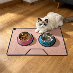 Tapis de fontaine à eau anti-déversement pour animaux de compagnie avec rebord surélevé, en latex synthétique imperméable, pour gamelles de chiens et chats, vente en gros - Product Image 2