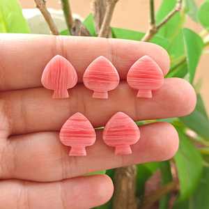 Pierre précieuse en rhodochrosite rose de haute qualité, sculptée à la main en forme d'épée, 13x15mm, polie, pour la fabrication de bijoux, vente en gros - Product Image 3
