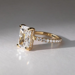 Anillo de Compromiso con Diamante Radiante Cultivado en Laboratorio de 5 Quilates con Halo Oculto, Certificado IGI, Corte Radiante E VVS2 - Product Image 6