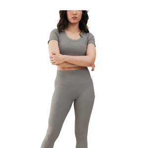 Custom OEM Women Ribbed Short Sleeve Fitness Crop Tee Breathable <b>Stretch</b> Yoga Training Gym Activewear Slim Fit Sports Top - Product Image 3