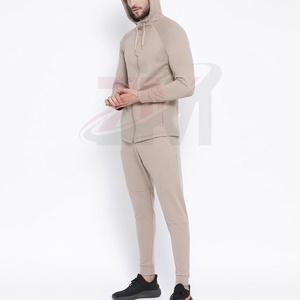 Ensemble de survêtement tendance pour homme, style streetwear, pour l'extérieur, disponible en différents matériaux et designs, prix abordable, OEM. - Product Image 2