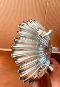 Offre Spéciale : Plateau de Luxe en Métal Argenté Vieilli avec Bordures Cannelées Perlées et Poignée en Volutes – Plat Central – Vente Directe Usine - Product Image 3