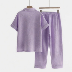 Ensemble de survêtement pour homme en polyester durable avec détails réfléchissants, équipement de course nocturne, sécurité et visibilité pour les séances d'entraînement - Product Image 5
