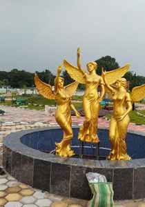 Nouvelle Fontaine aux Trois Grâces en Fibre de Verre Vision Grand |   Statue d'extérieur ailée de grande taille, finition dorée, résistante à la rouille, pour parcs - Product Image 3