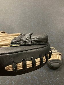 Mitaines de frappe en cuir robustes pour la boxe, les arts martiaux, l'entraînement de Muay Thai et les protections d'entraînement - Product Image 2