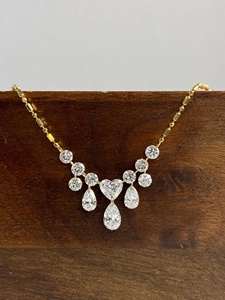 Collar con colgante de diamante talla pera y corte redondo en oro amarillo con acento de corazón, elegante collar nupcial para mujer, regalo de boda para ella - Product Image 4