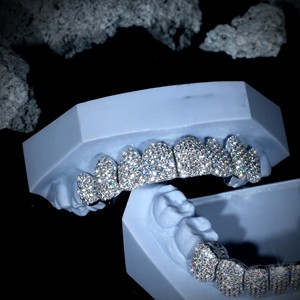 Grillz personnalisés en moissanite sertie de pierres, taille brillant rond, bijoux dentaires Hip Hop pour hommes et femmes - Product Image 5