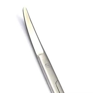 Porte-aiguille chirurgical Mayo-Harrington 230 mm T.C Gold 308-161-230 en acier inoxydable pour une suture précise - Product Image 3