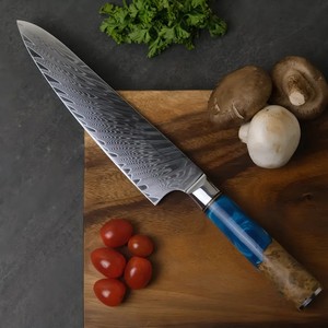 Ensemble de 2 couteaux de chef faits main en acier Damas, lame de 8 pouces, manche en bois et résine, avec étui en cuir - Product Image 5