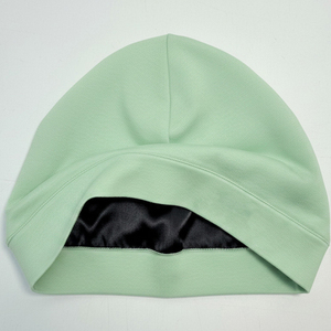 Bonnet en acrylique 100% de haute qualité avec doublure en satin, style streetwear premium, couleur et logo personnalisables, tissu courant, ajustement réglable - Product Image 4