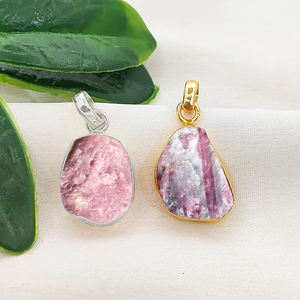 Colgante de Cuarzo Rosa Fresa Natural con Engaste, Hecho a Mano, Chapado en Oro, Amuleto de Cristal Curativo, Joyería, Amuleto de Cuarzo Fresa de 10-12mm - Product Image 2