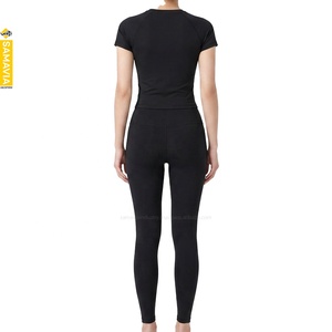SAMAVIA Ensembles de yoga pour femmes, leggings longs de haute qualité, manches courtes, extensibles dans quatre directions, couleur unie noire, vêtements de fitness - Product Image 2