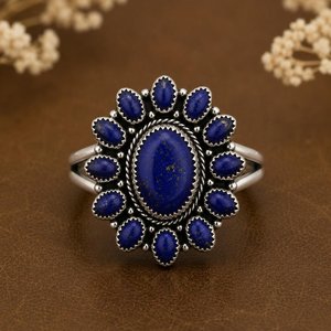 Anillo de Plata de Ley 925 Hecho a Mano con Lapislázuli, Diseño Floral, Estilo Boho Vintage, Gema Opaca - Product Image 1