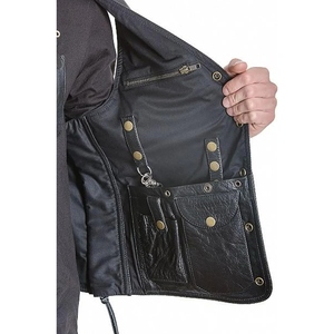 Gilet de club de motards en cuir véritable noir personnalisé avec patchs multi-panneaux au dos, fermeture éclair sur le devant, poches utilitaires et personnalisation de la marque - Product Image 6