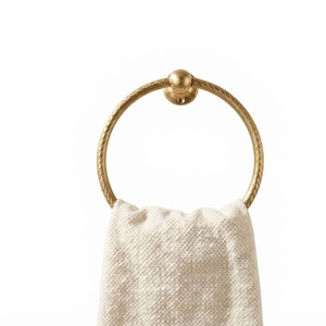 Porte-serviettes de luxe en laiton massif, design mors de cheval antique, pour salle de bain haut de gamme et décoration de salle d'eau. - Product Image 6
