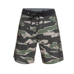 Shorts d'été pour hommes, résistants, écologiques, fabriqués au Pakistan, imprimés camouflage. - Product Image 1