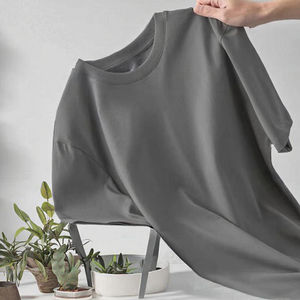 T-shirt pour homme, coupe ample, 100% coton, couleur gris uni, prix bas, service OEM, fabrication sur mesure. - Product Image 3