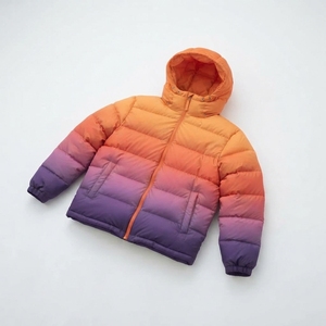 Chaqueta Acolchada con Capucha y Cierre Frontal, Color Degradado, Bolsillos, Estilo Casual, para Invierno, Unisex, Corte Regular, Exterior de Poliéster Grueso - Product Image 3